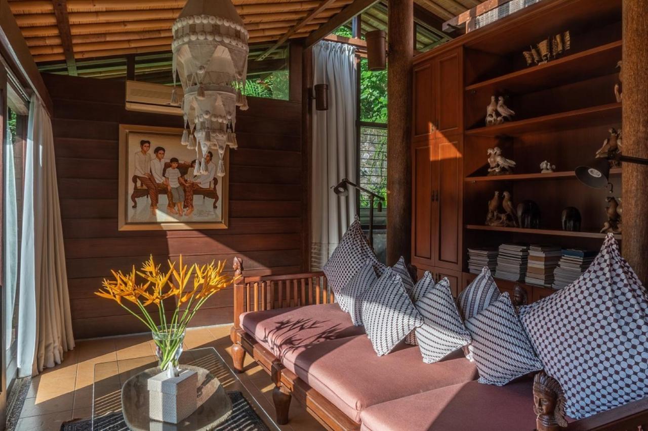 Dua Dari, A By Hadiprana Villa *
