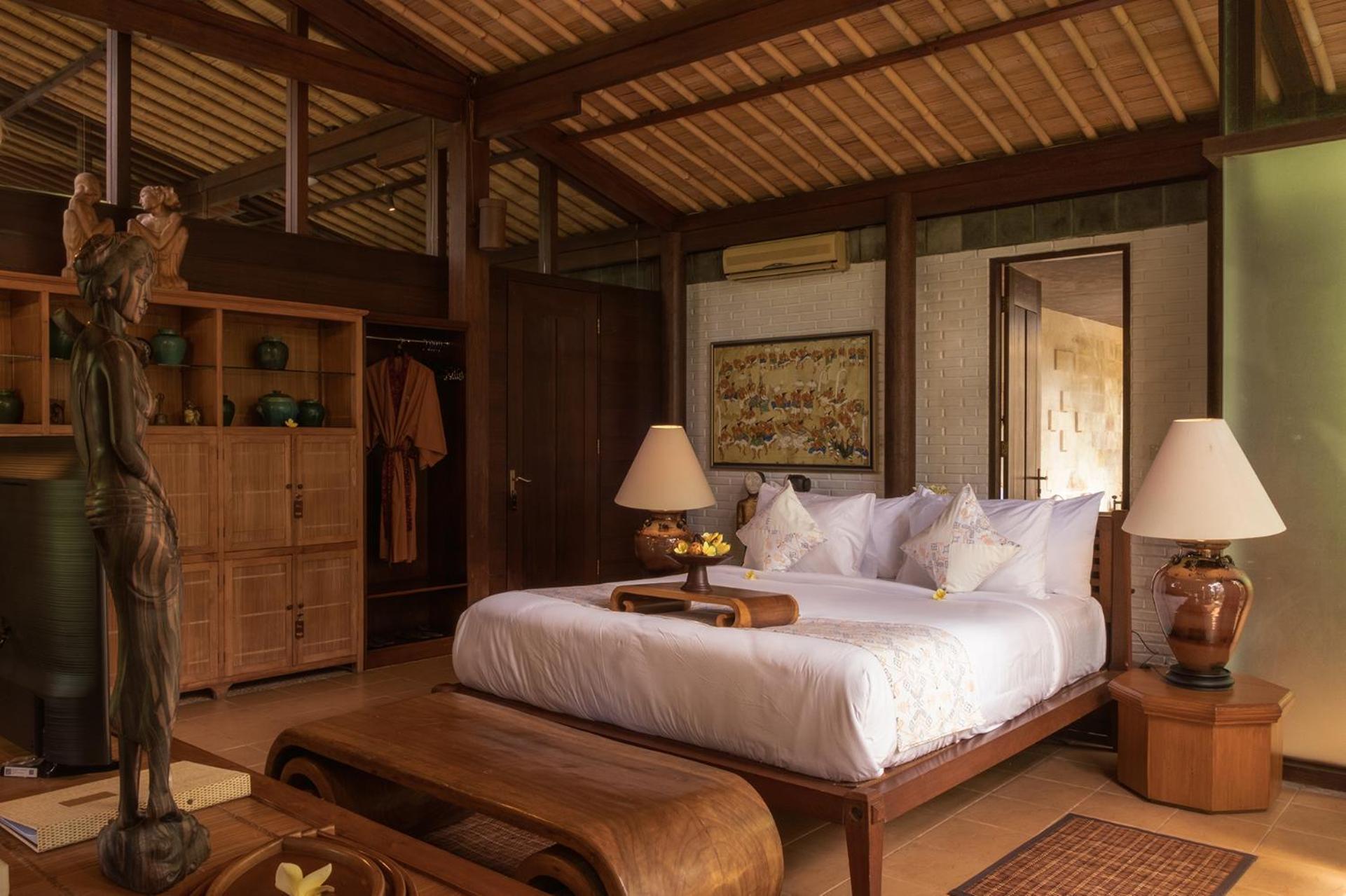 Villa Dua Dari, A By Hadiprana