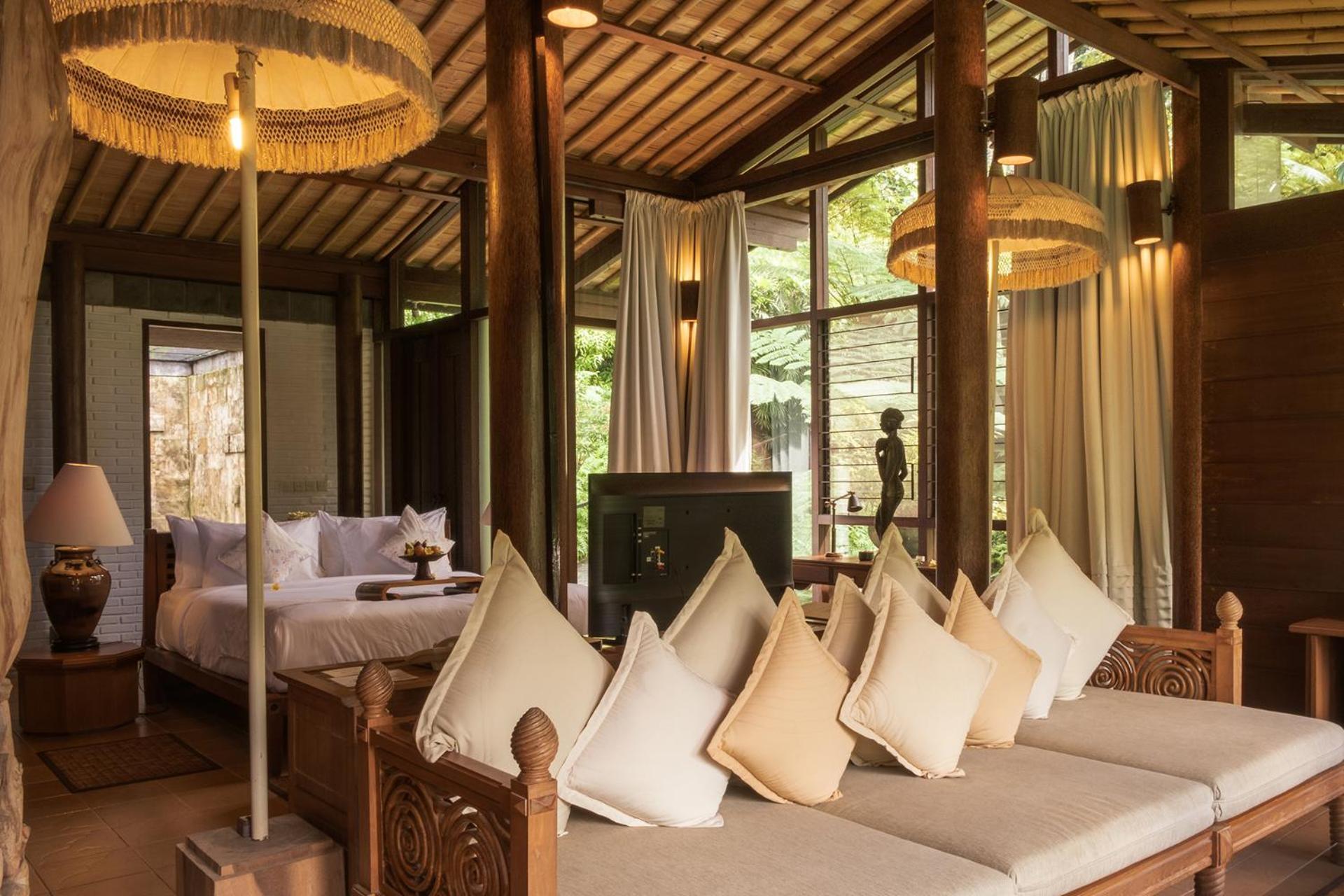 Dua Dari, A By Hadiprana Villa *