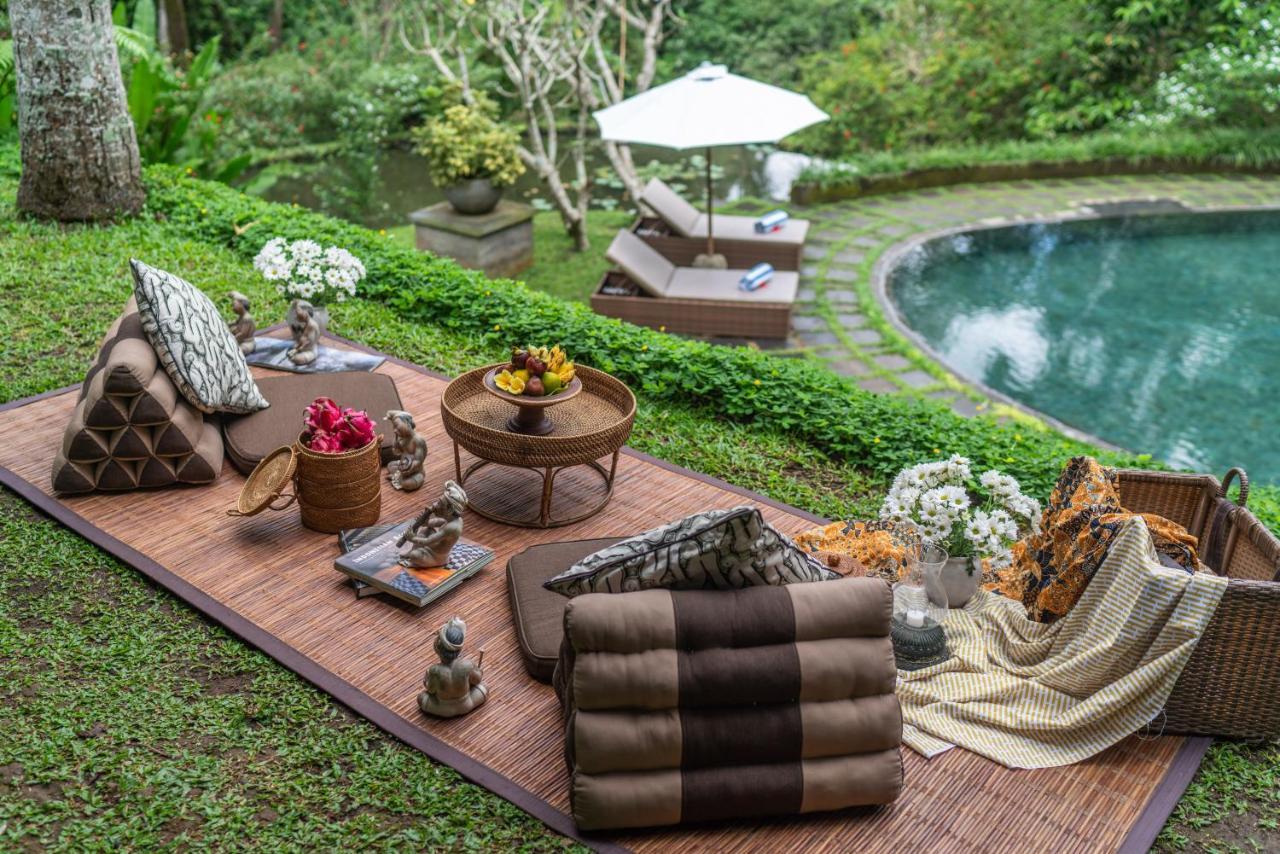 Villa Dua Dari, A By Hadiprana